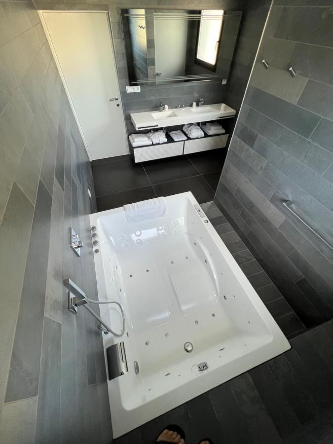 לס איסאמברה Villa Miami מראה חיצוני תמונה